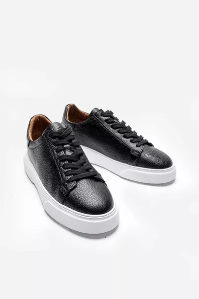 حذاء رياضي رجالي أسود من الجلد الطبيعي – تقويمي، خفيف، مريح، بنعل مقاوم للانزلاق، أنيق، يومي