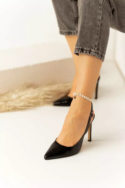 حذاء نسائي بكعب عالٍ بطبعة جلد الأفعى الأسود من ليمار بكعب مدبب