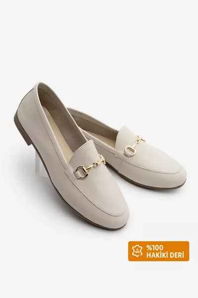 حذاء نسائي يومي من الجلد الطبيعي بسلسلة ولون بيج تانيلي