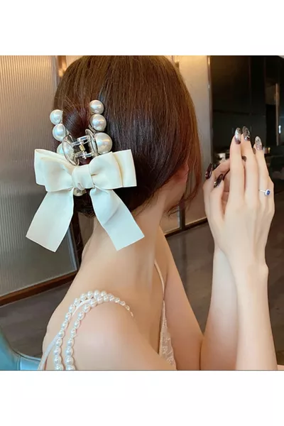 Large Bow Detailed Pearl Hair Clip