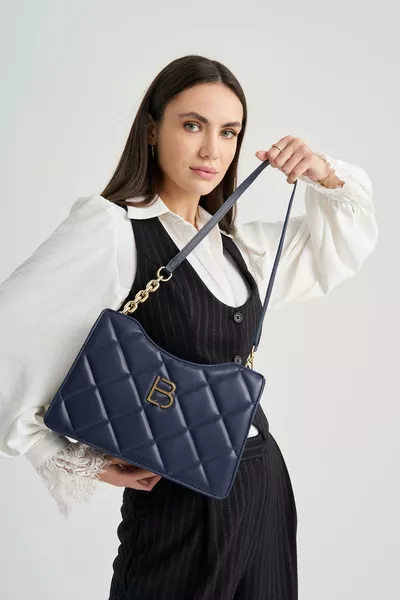 Women's Chain Detail Shoulder Bag