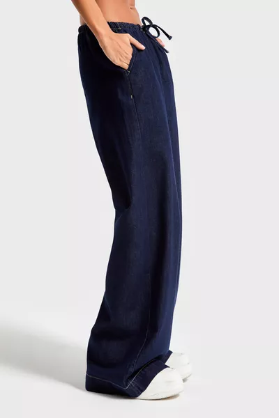 Дамски индигов цвят  удобен плат с широко изрязани дънки