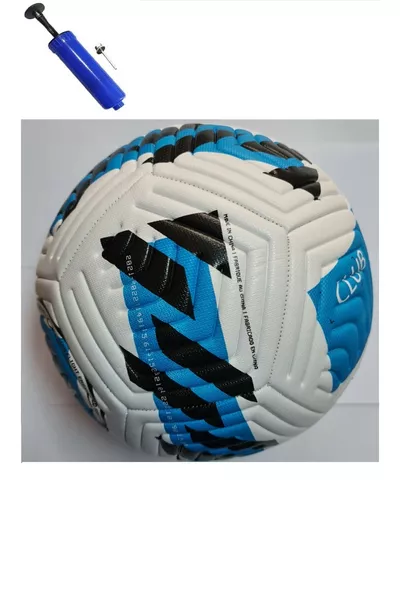 Футбольный мяч №5 красного цвета с ручным насосом