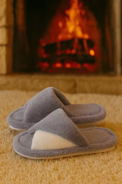 حذاء منزلي نسائي بيلا متقاطع شتوي بنعل هادئ