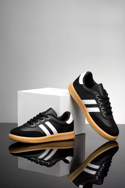 حذاء رياضي للأطفال DS ChaCha بالأبيض والأسود