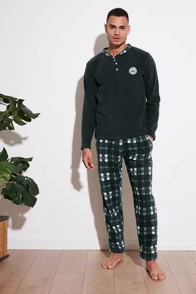 طقم بيجامة شتوي رجالي بقصة عادية مربعات وأزرار وياقة دائرية 