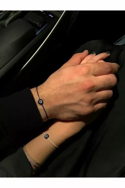 سوار مزدوج من الخرز الأزرق الداكن مع خرز الحسد أسود وأبيض