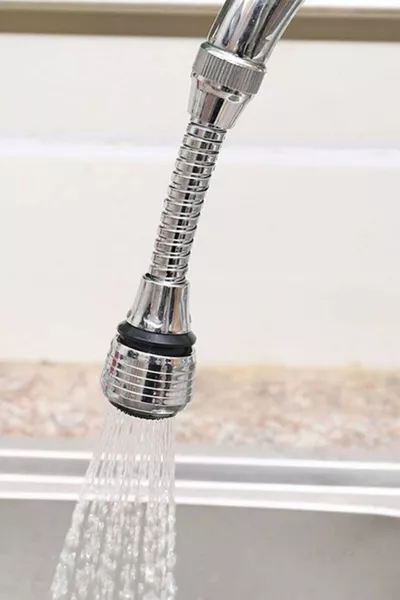 Регулируемая насадка для крана Turbo Flex с пластиковым шлангом, двухступенчатая