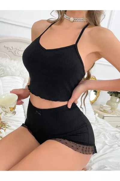 Ensemble de nuit pour femme avec short et détails en tulle noir