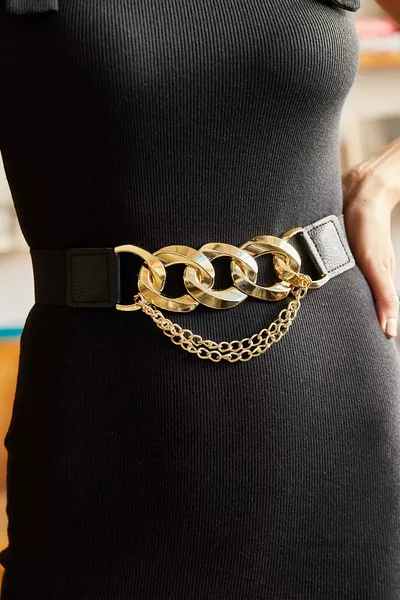 حزام نسائي أسود بمرونة مع تفاصيل سلسلة 