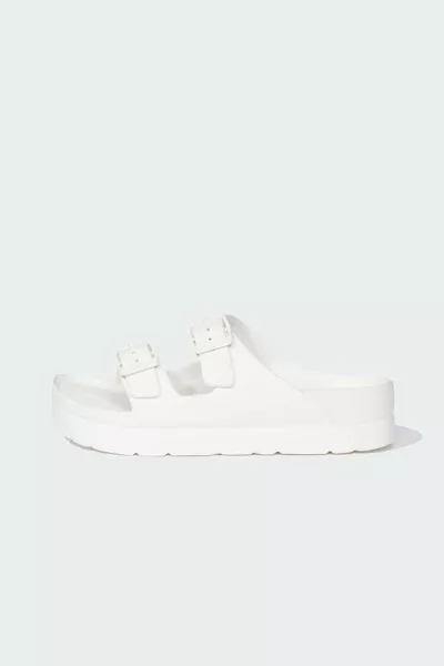 صندل نسائي بقاعدة عالية وحزام مزدوج من الإيفا SM