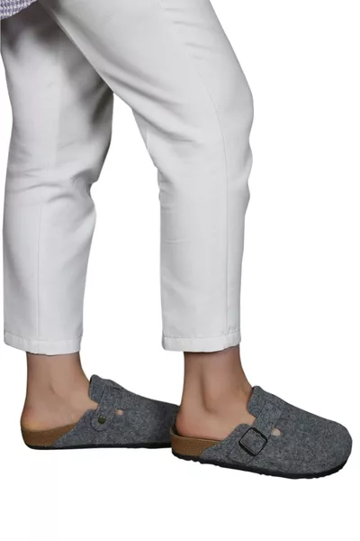 شبشب منزلي للضيوف رمادي، شتوي محكم الإغلاق من اللباد غير محدد الجنس، يومي