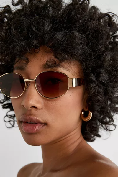 نظارة شمسية بمقبض معدني