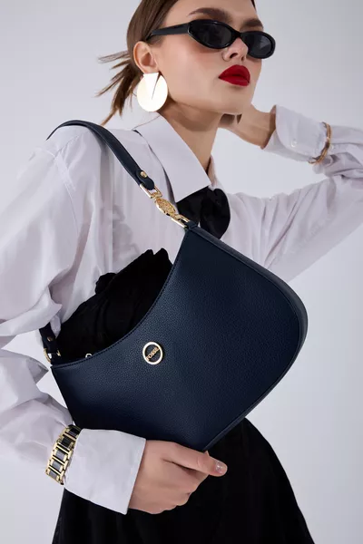 حقيبة يد وكتف نسائية باللون الأزرق الداكن 