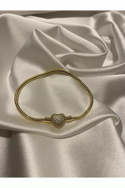 Bracciale con ciondolo d'oro