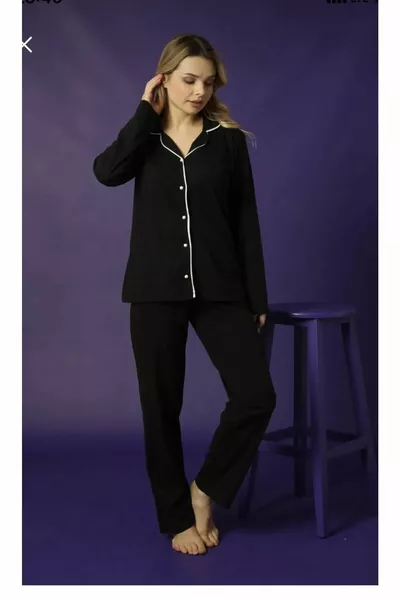 طقم بيجامة أسود بأكمام طويلة من إركان