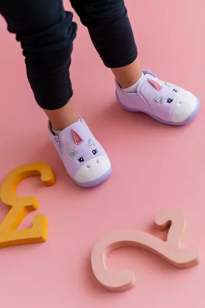 شبشب مخملي بسحّاب بتصميم يونيكورن