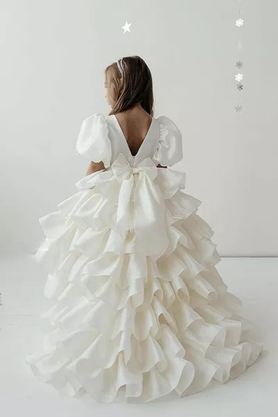 Robe en satin pour fille, design