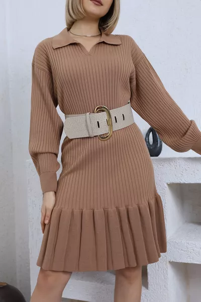 فستان صوفي بياقة بولو كاملة وحواف مكشكشة