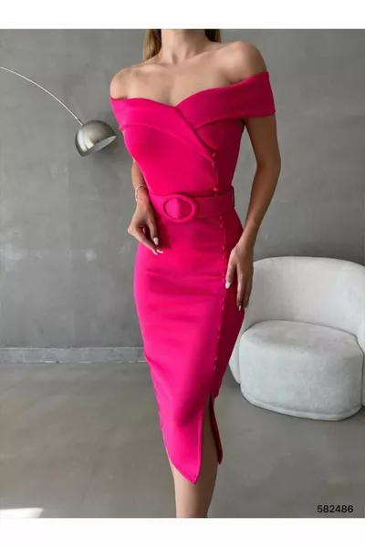 Carmen Robe de soirée à col bas et à manches basses fendue