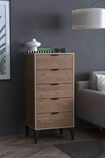 خزانة أردن بخمسة أدراج، خزانة للملابس