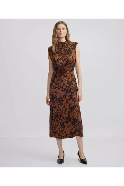 فستان متوسط الطول مزخرف