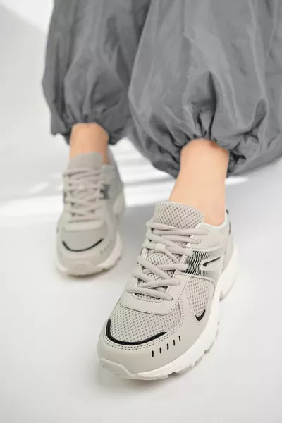 Серая женская повседневная обувь