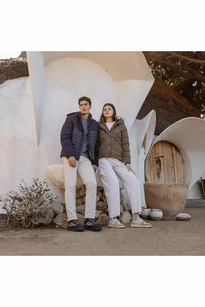 حذاء رياضي جلد طبيعي مدخن باللون الأزرق الداكن للرجال 