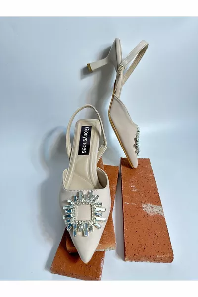 Talons en satin beige de 5 cm avec pierres 