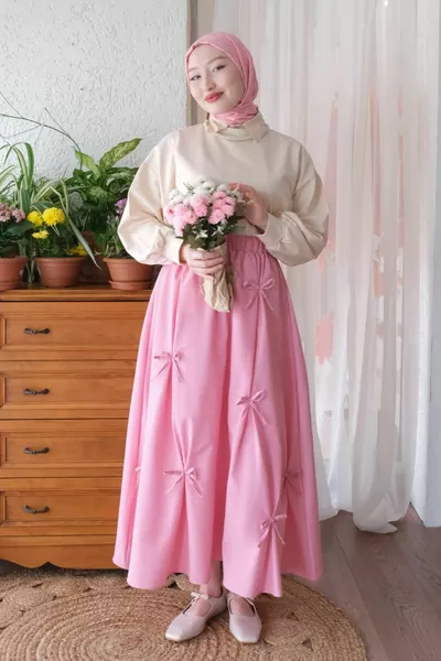 Мека розова пола с лък