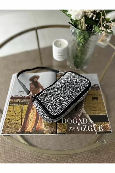 المرأة السوداء بريق الحجر الذراع وحقيبة الكتف