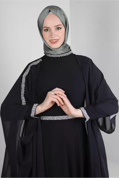 فستان سهرة مزدوج مع كاب مطرز بالحجر 