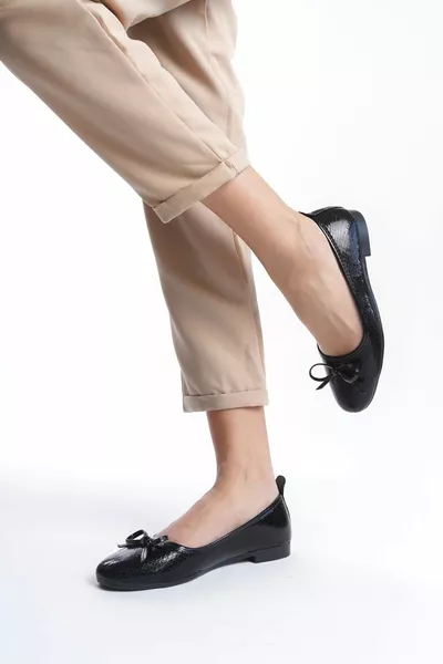 Black Women's Ballet Flats with Bow
