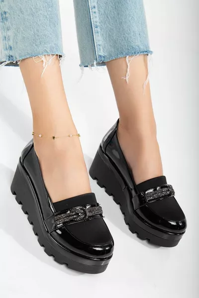 Женские туфли на мягком каблуке черный стрейч лакированная кожа камень