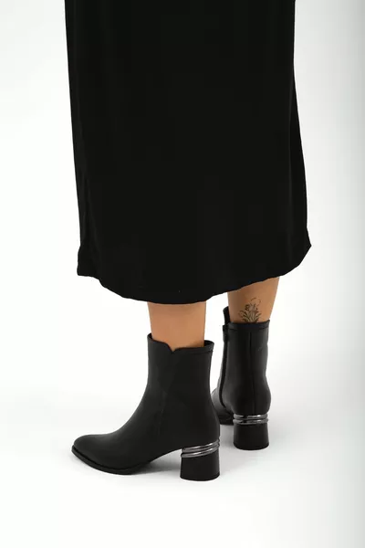 أحذية جلدية كلاسيكية نسائية  مليار حذاء /