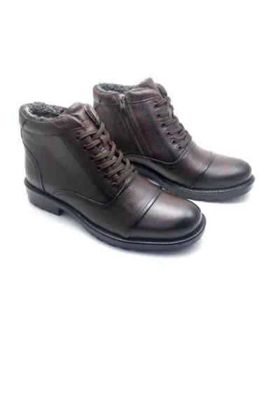 أحذية جلدية من الفراء بالكامل باللون البني للرجال