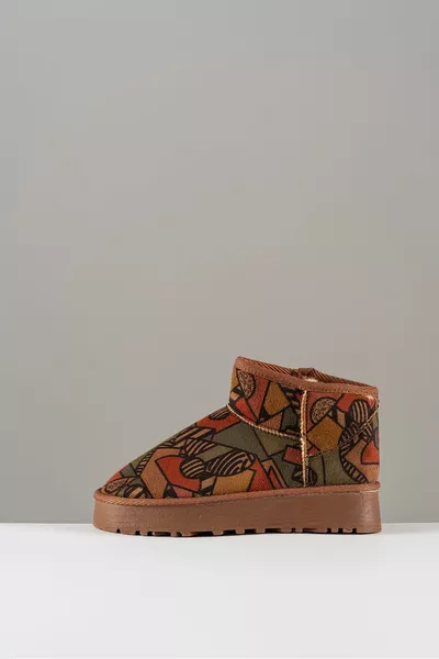 Braune Schnürstiefel aus Wildleder mit Schnürsenkelmuster für Damen