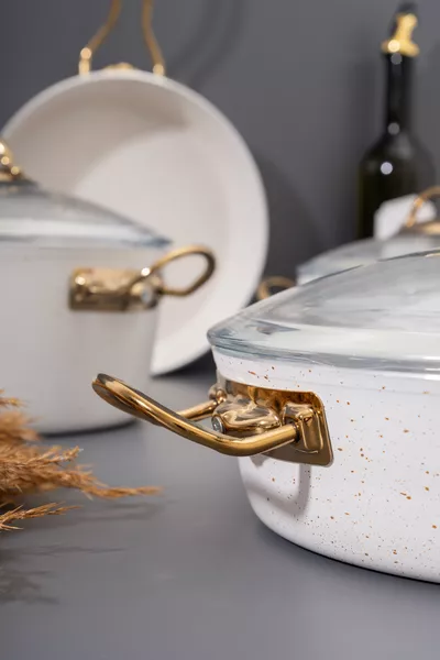 Set di Pentole in Granito Bianco 7 Pezzi - Design Elegante e Soluzioni Resistenti (Sottopentola per Involtini in Omaggio)