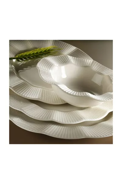 Набор посуды Milena на 6 персон кремового цвета