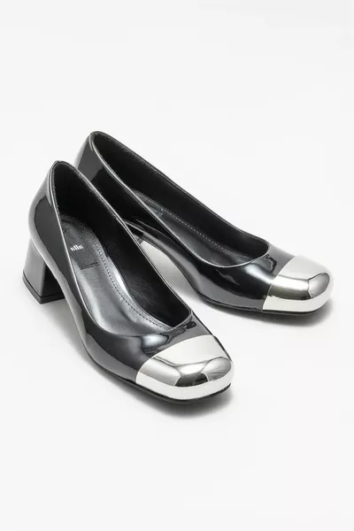 Черные женские каблуки