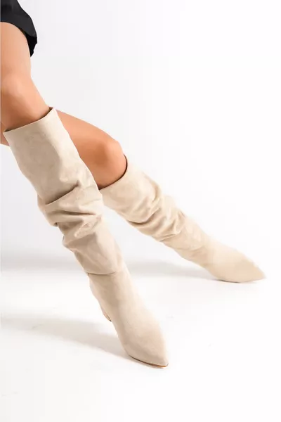 Дамски ботуши с дебел ток със заострен връх под коляното Minelli Beige