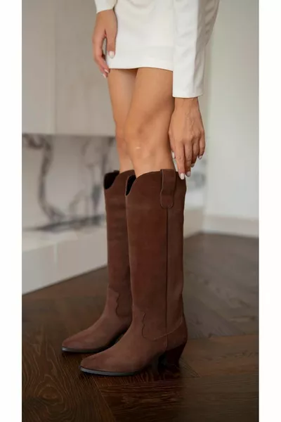 ماري براون من جلد الغزال