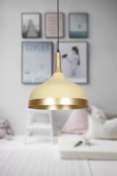 Cosmos Custom Design Sports Modern Cream Color Gold Detailed Metal Single Pendant Chandelier for Cafe-Kitchen