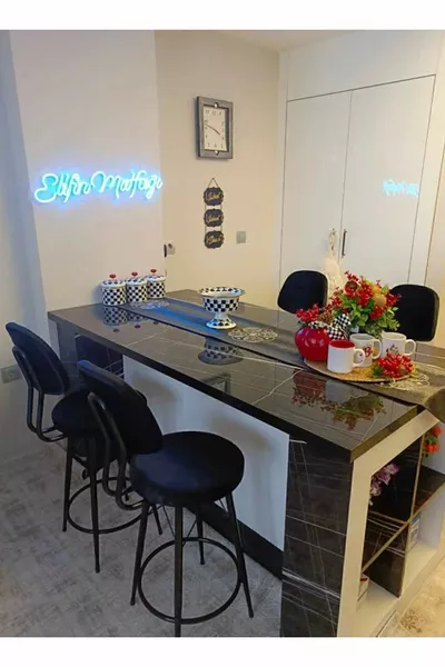 كرسي دولشي بار جديد بيفايس قماش، ارتفاع  سم، أسود. مناسب للطاولات والجزر بارتفاع بين   سم.