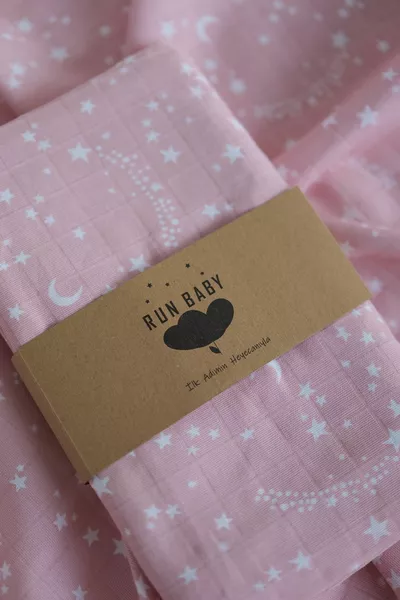 Пелена от муселин за бебета с сертификат Oeko-tex см (РОЗОВИ ЗВЕЗДИ)