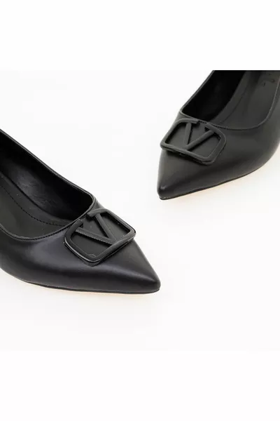 Vela Ниски Дебели Токчета Затворен Назад Заострен Пръст