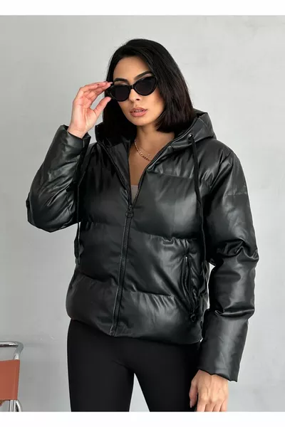 Manteau gonflable oversize en cuir noir