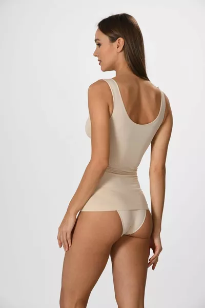  قميص ضاغط نسائي بحمالات سميكة ولون بيج