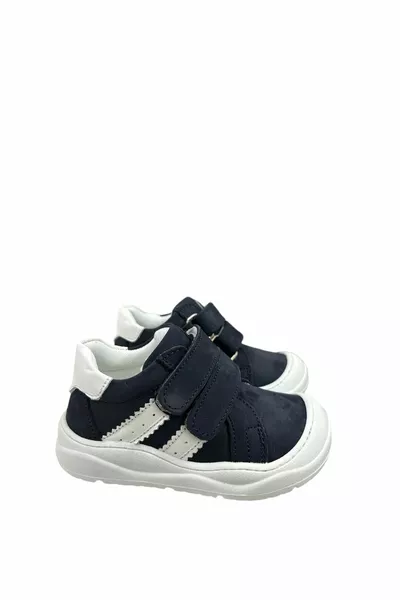 جلد طبيعي العظام الوحيد الخطوة الأولى أحذية الطفل الصبي