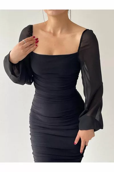 Drafe Sandy Schwarzes Kleid mit quadratischem Ausschnitt, Chiffon mit Ärmeln